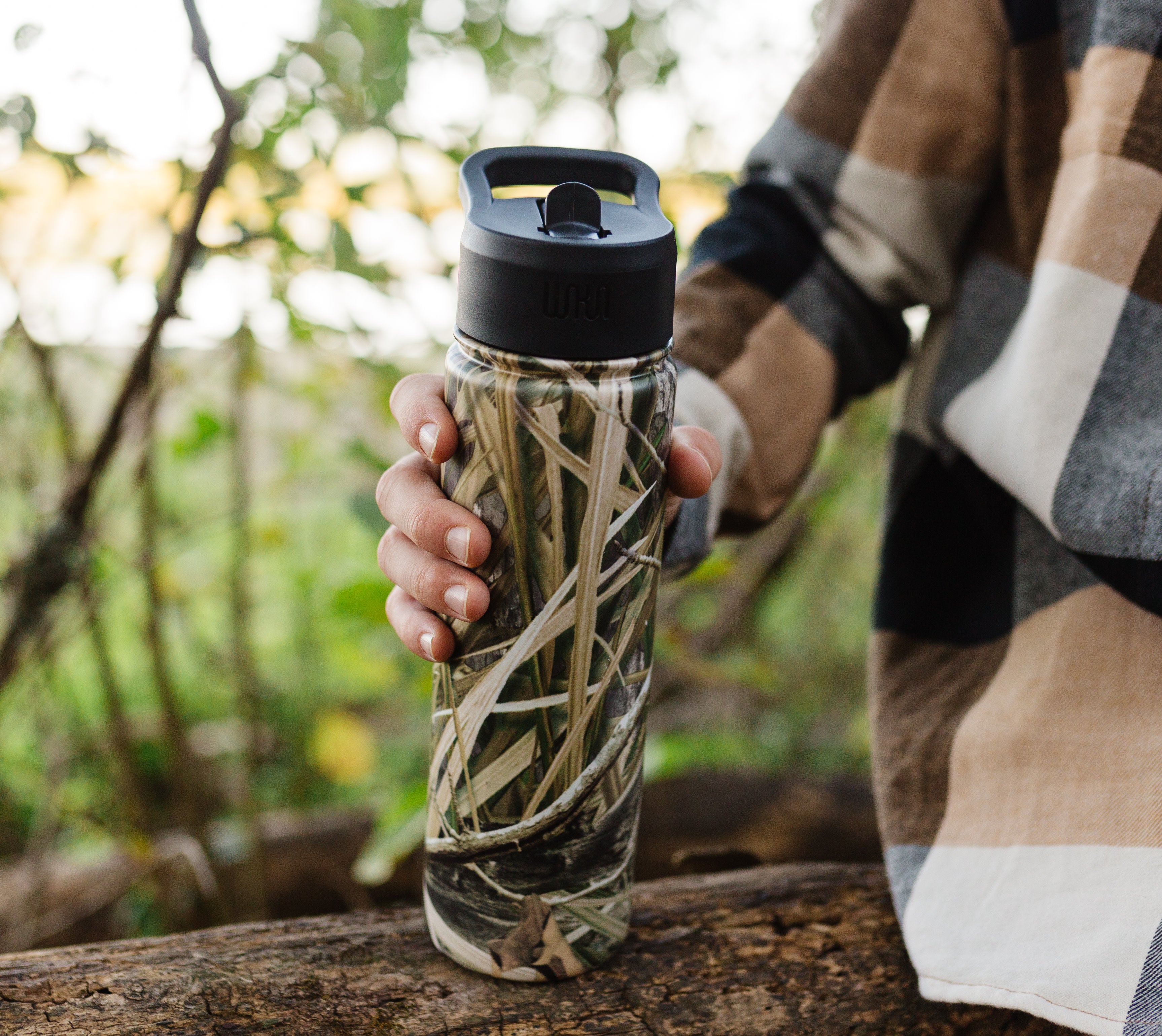 Mossy Oak Shadow Grass Habitat 22 oz Stainless Steel Water Bottle